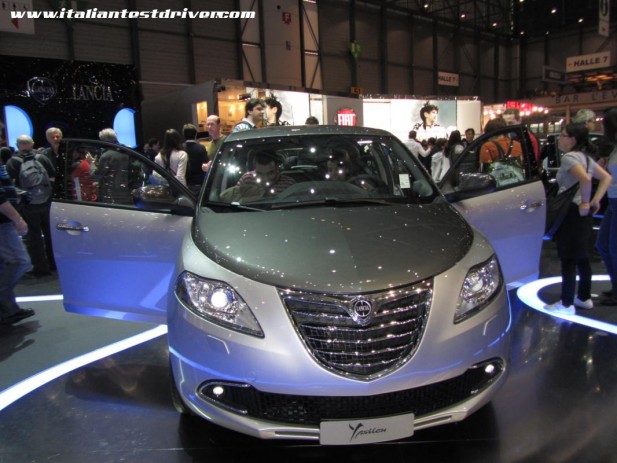 Lancia si presenta al salone dell'auto di Ginevra 2011 con una gamma di 