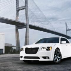 Chrysler 300 SRT-8: immagini ufficiali e dati tecnici