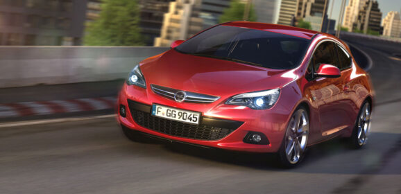 Nuova Opel Astra GTC: prime immagini ufficiali