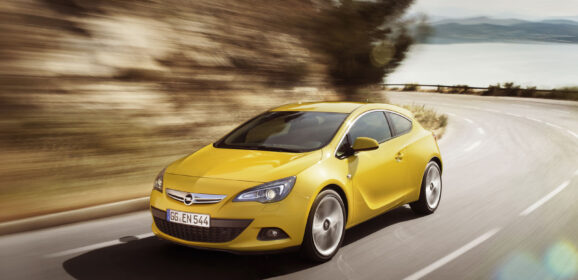 Opel Astra GTC: immagini ufficiali e dati tecnici