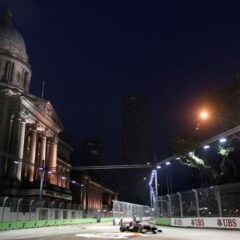 GP di Singapore di Formula 1: Vettel conquista la pole numero 11, seguono Webber e Button. Quinto Alonso.