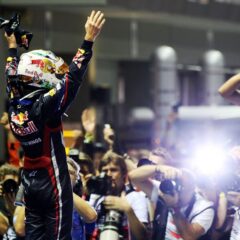 GP di Singapore di Formula 1: vince Vettel – un solo punto al titolo iridato – Secondo Button e Terzo Webber. Quarto posto per Alonso.