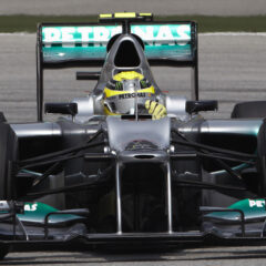 GP Cina 2012 di Formula 1: Rosberg in pole position su Mercedes, seguito da Schumacher e Kobayashi. Alonso nono