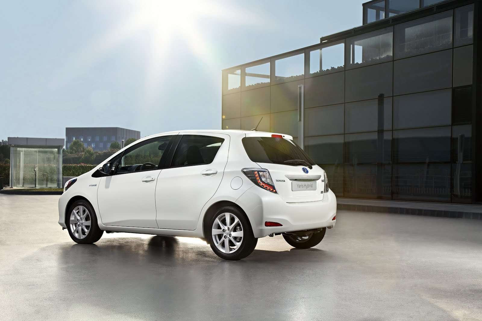 toyota yaris hybrid at #5