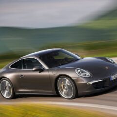 Nuova Porsche 911 Carrera 4 e Carrera 4S: prime immagini ufficiali della coupè e della cabriolet