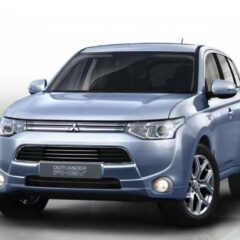 Mitsubishi Outlander PHEV: prima immagine del SUV ibrido plug-in