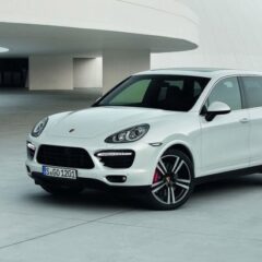 Porsche Cayenne Turbo S: immagini ufficiali e prestazioni