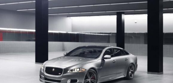Jaguar XJR: immagini ufficiali e prestazioni
