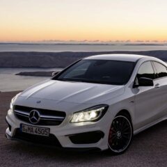 Mercedes CLA 45 AMG: immagini ufficiali e prestazioni