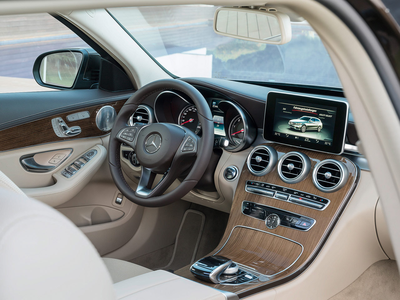 Nuova Mercedes Classe C Station Wagon interni