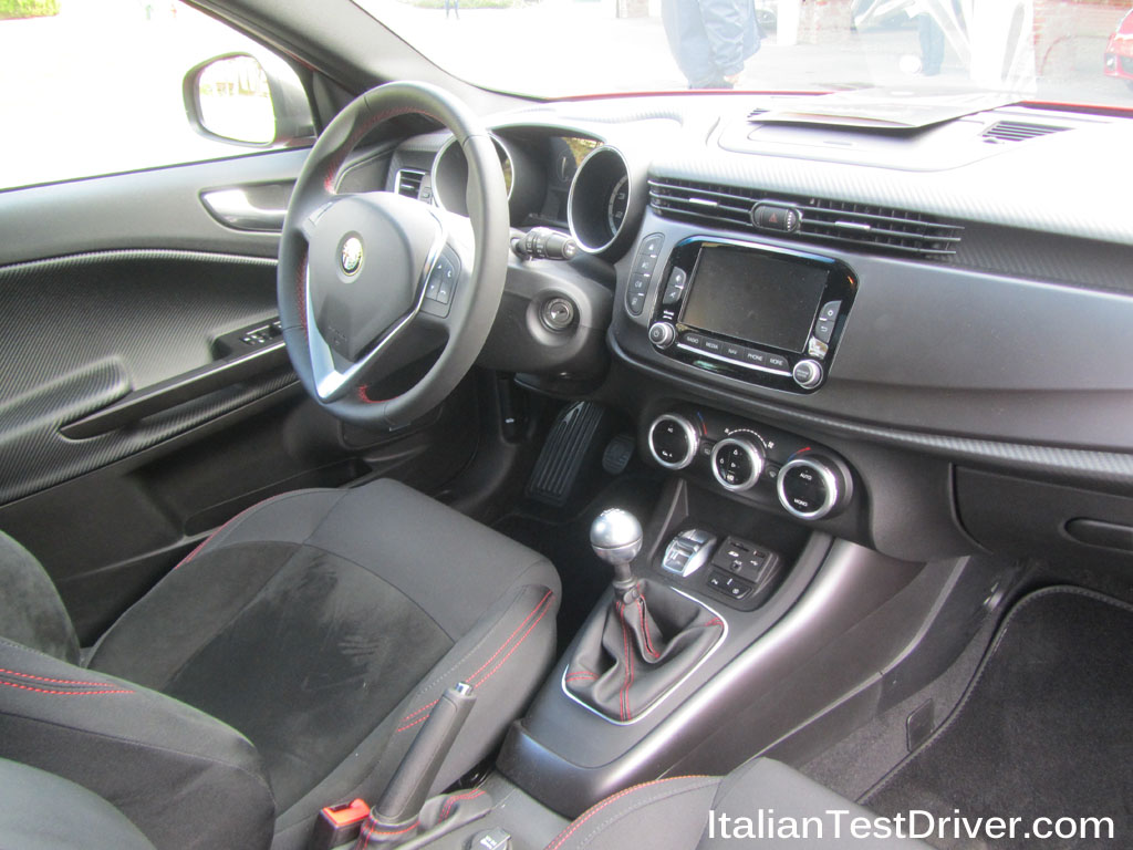 Test Drive Alfa Romeo Giulietta Sprint interni (2)