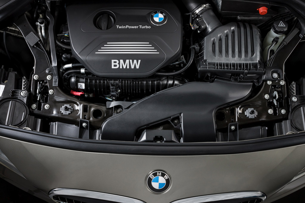 BMW-Serie-2-Active-Tourer-218i-3-cilindri-1.5