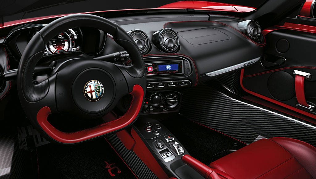 Alfa Romeo 4C Spider Ginevra 2015 interni (1)