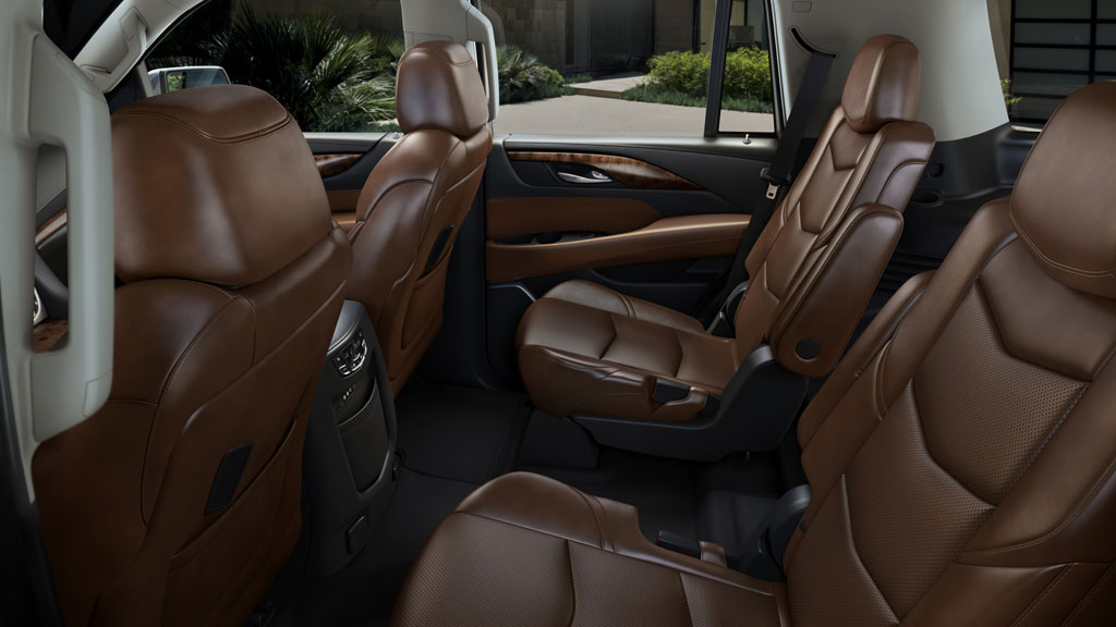 Nuova Cadillac Escalade 2015 interni