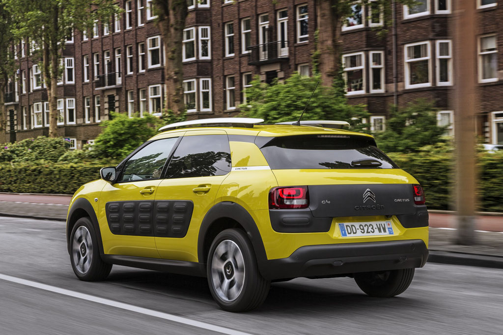 Test Drive Citroen C4 Cactus 1.2 (2)