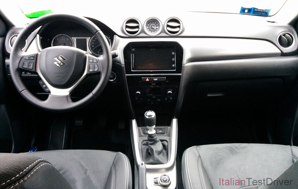Test-Drive-nuova-Suzuki-Vitara-2015-interni