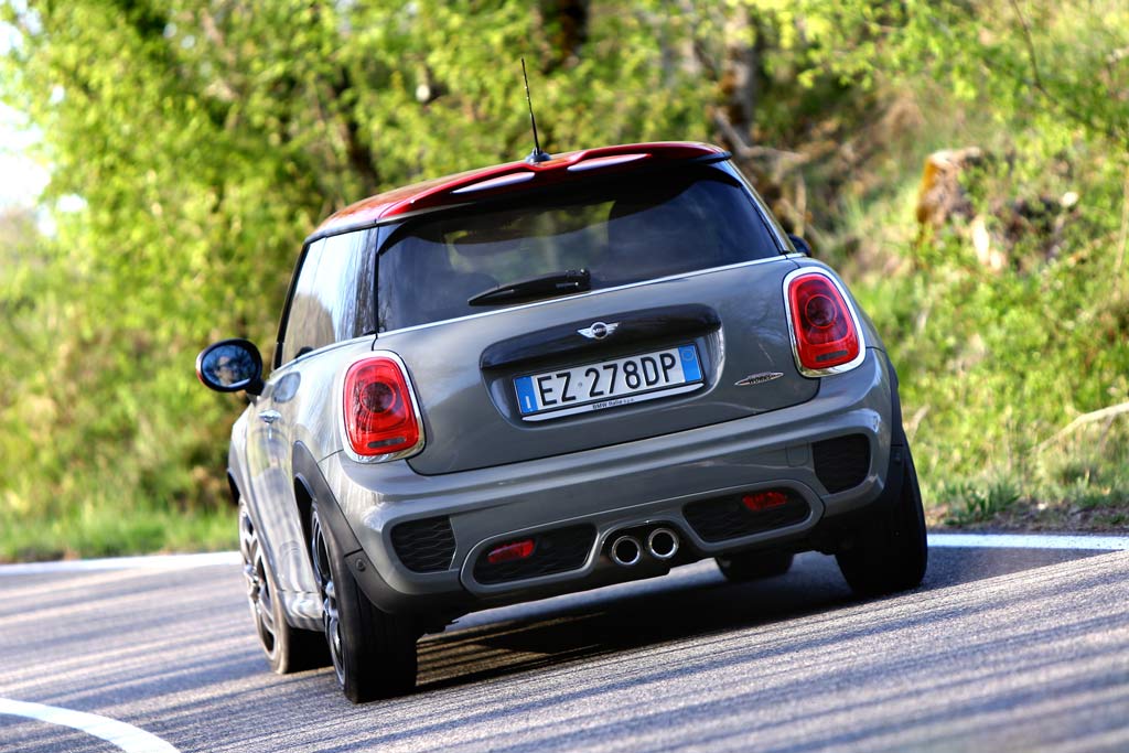 Nuova-MINI-Cooper-JCW-2015-3