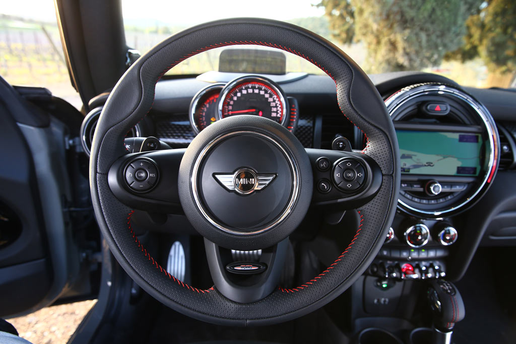 Nuova-MINI-Cooper-JCW-interni-2015