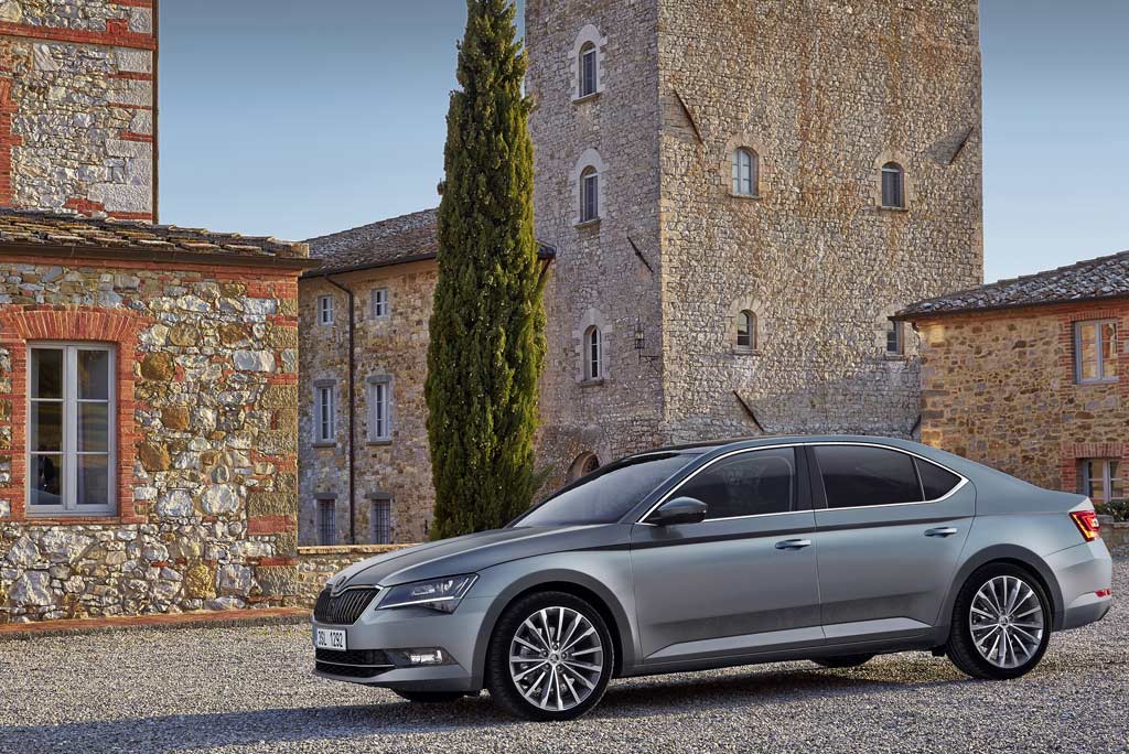 Nuova-Skoda-Superb-2015-3