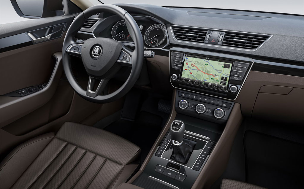 Nuova-Skoda-Superb-2015-interni