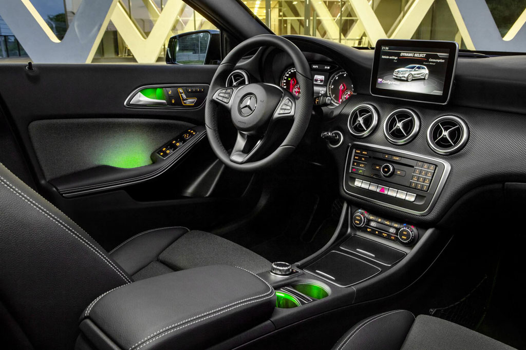 Nuova Mercedes Classe A restyling 2015 interni (1)