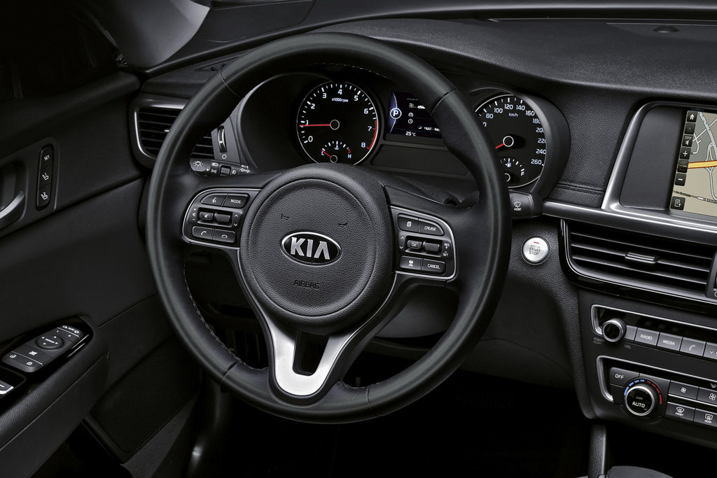 Kia Optima 2015 interni (1)