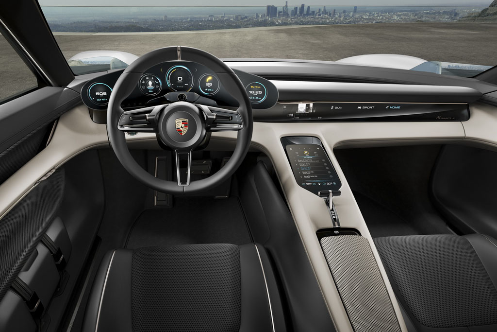 Porsche Mission E concept elettrica interni (1)