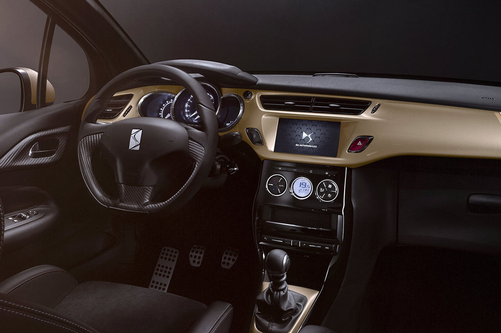 Nuova DS3 e DS3 Cabrio restyling 2016 interni (3)