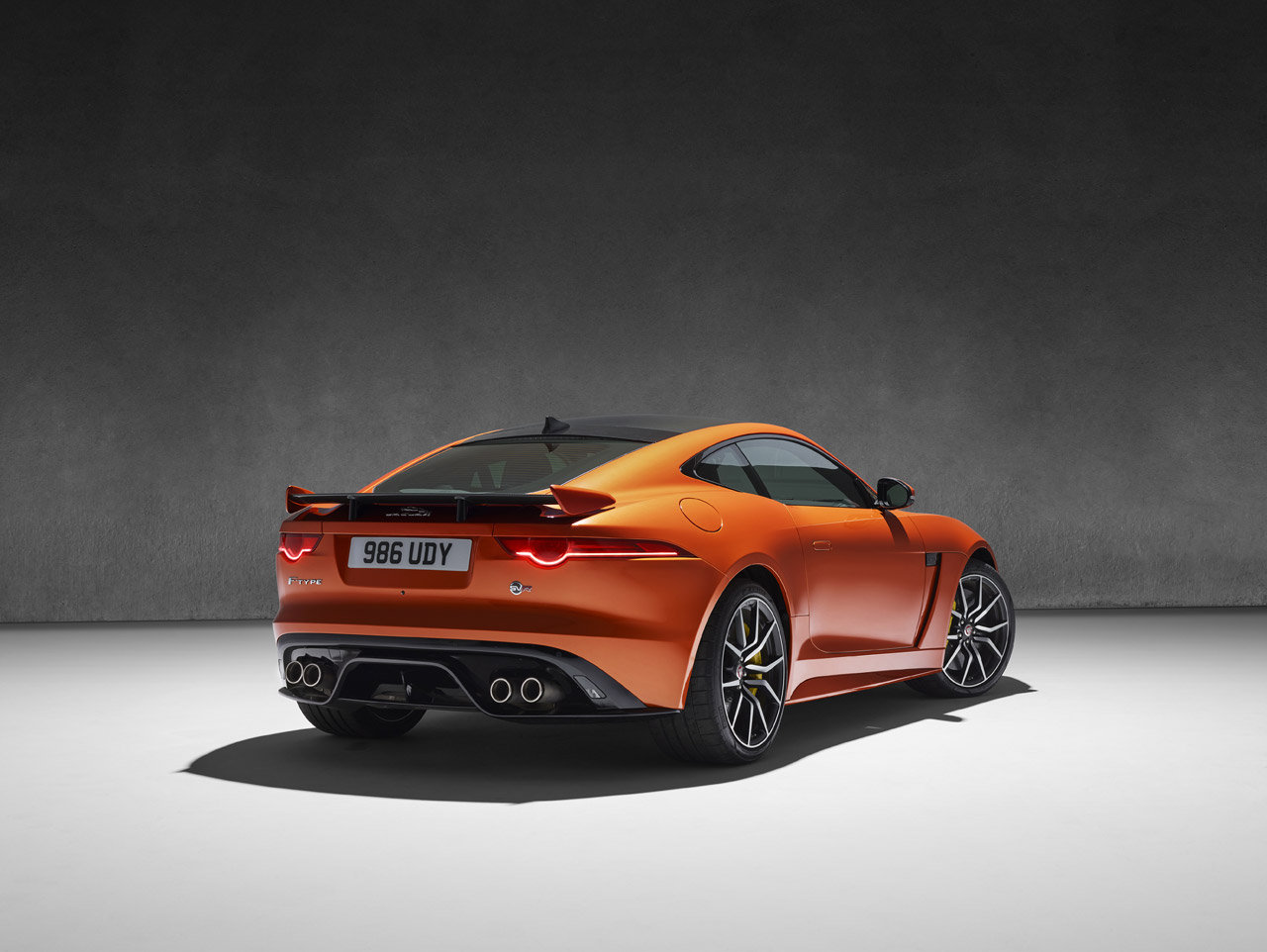 Jaguar F-Type SVR (7)