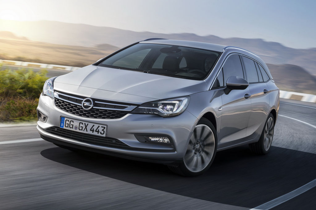 Nuova Opel Astra Sports Tourer station wagon (3)