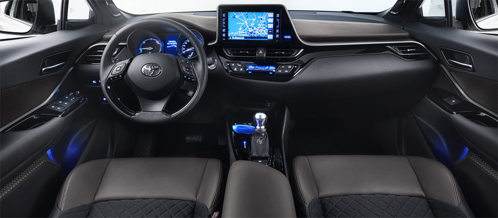 Prova-Test-Drive-Toyota-C-HR-interni
