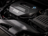 Motorraum des BMW 225i Active Tourer mit quer eingebautem Motor.