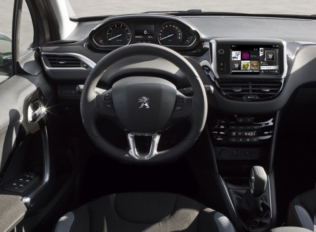 Interni nuova Peugeot 208