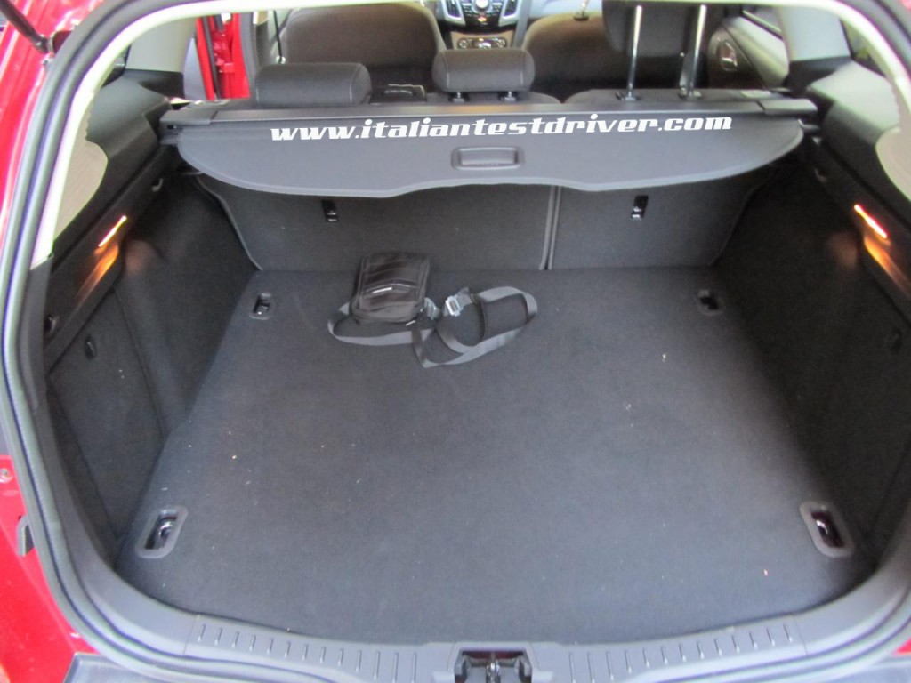 Ford focus station wagon dimensioni esterne