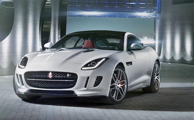 Jaguar F-Type Coupè: immagini ufficiali e novità della versione a tetto rigido