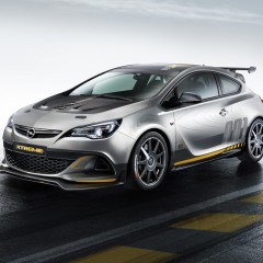 Opel Astra OPC Extreme: immagini ufficiali della sportiva in edizione limitata