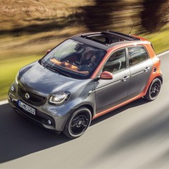 Nuova Smart ForFour: immagini ufficiali e prime informazioni della quattro posti