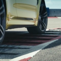 BMW M4 Coupé: guida estrema su una portaerei (video)