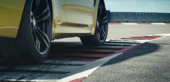 BMW M4 Coupé: guida estrema su una portaerei (video)