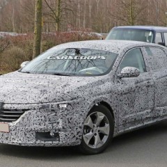 Le Renault di domani su strada: Mégane e Laguna riprese durante i test