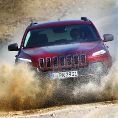 “Go Desert, Do Anything”, la Jeep Cherokee al Marrakesh Challenge 2015